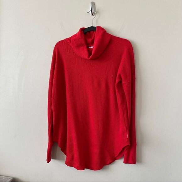 Aritiza-Tna Lipstick Red Thermal Cowlneck - Picture 4 of 11
